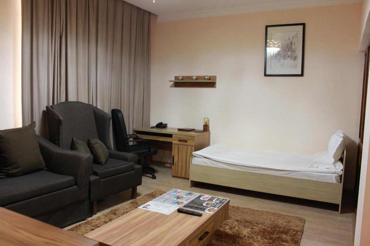 Atb Grand Hotel Атырау Экстерьер фото