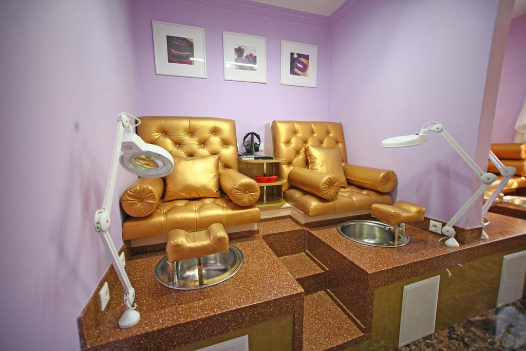 Atb Grand Hotel Атырау Экстерьер фото