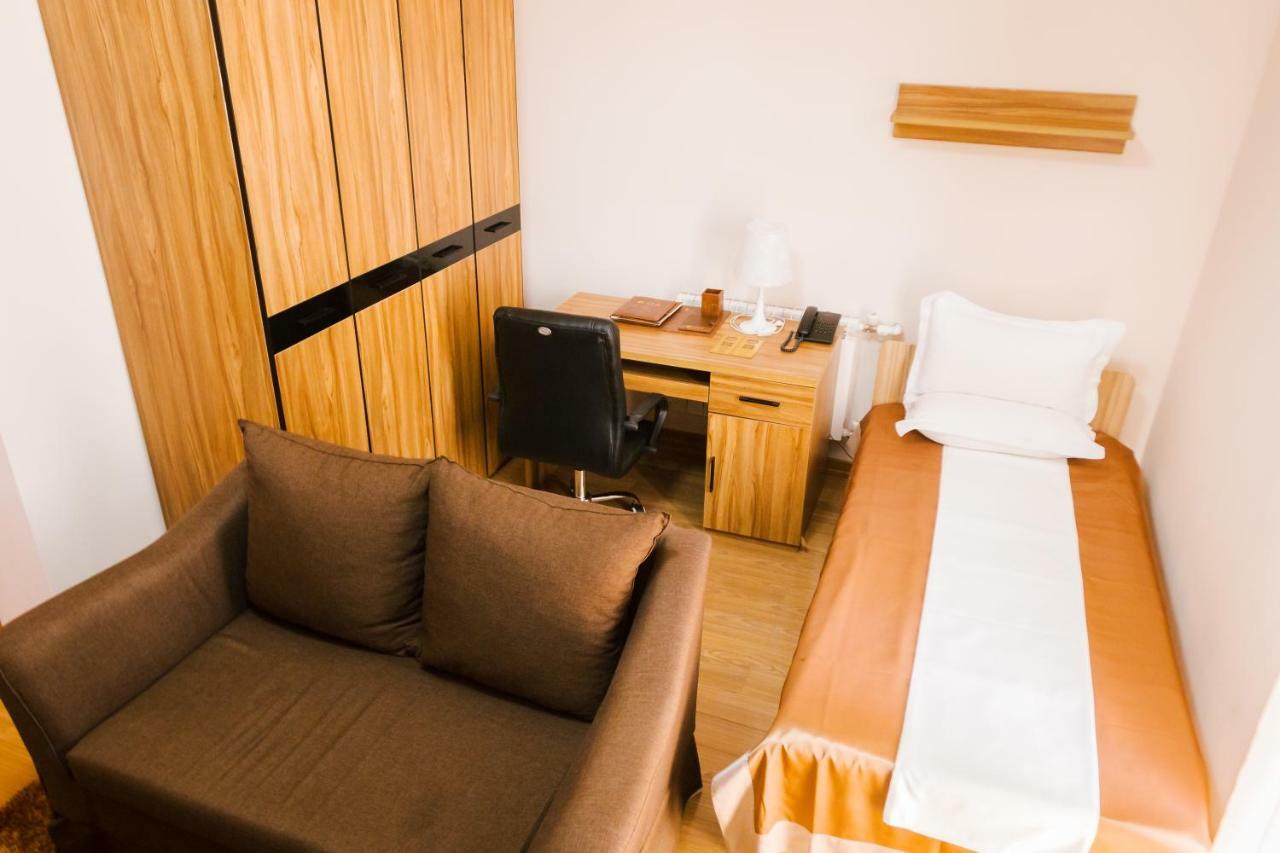 Atb Grand Hotel Атырау Экстерьер фото